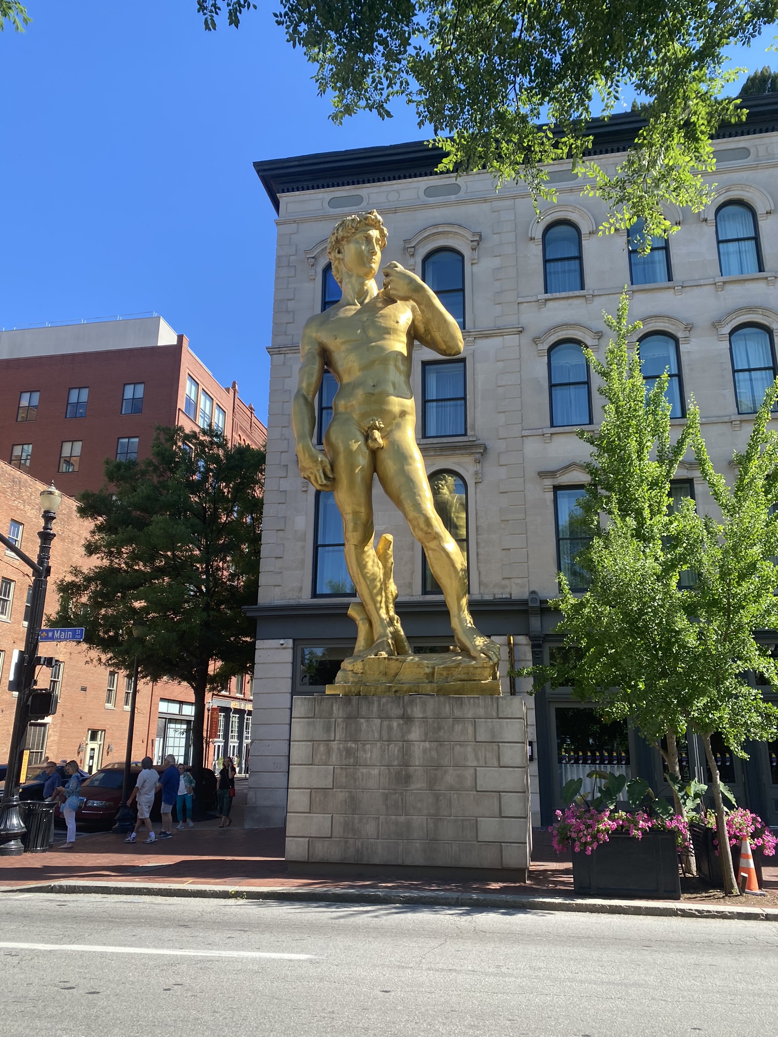 Golden David on Main St in Louisville