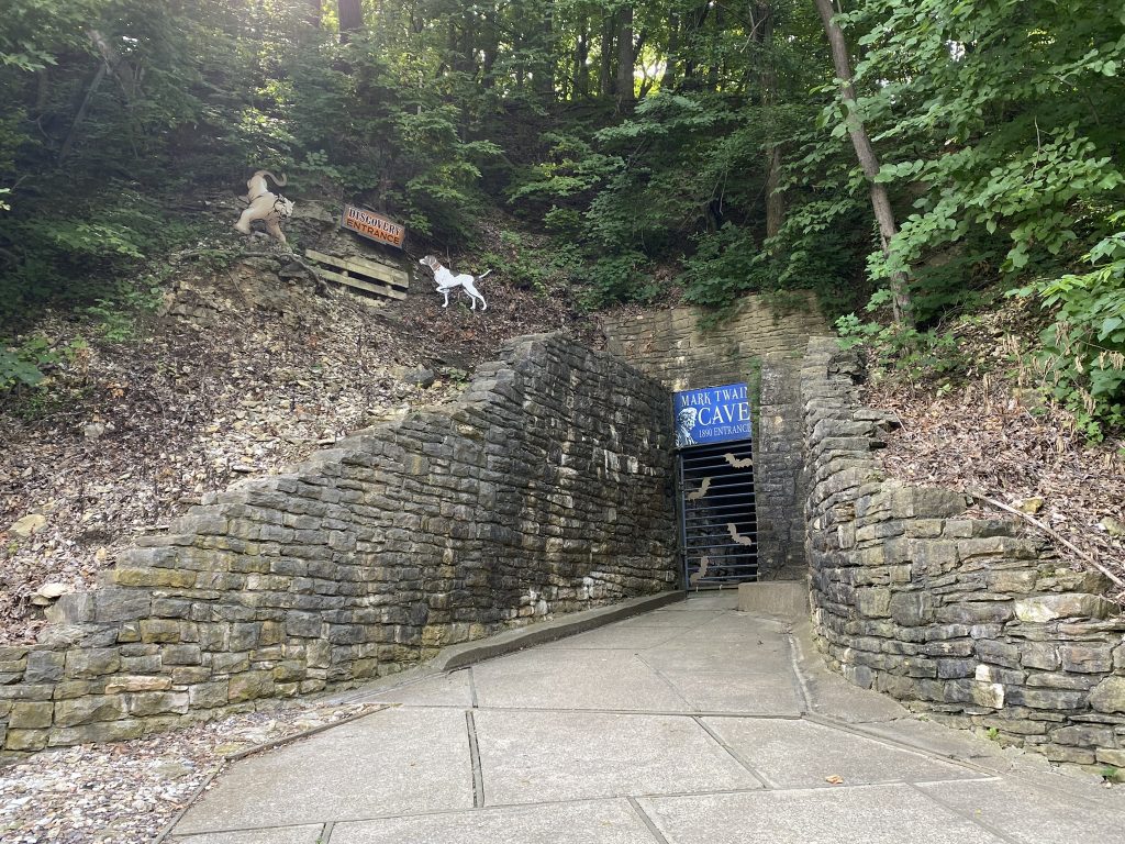 entrance to Mark Twain Cave