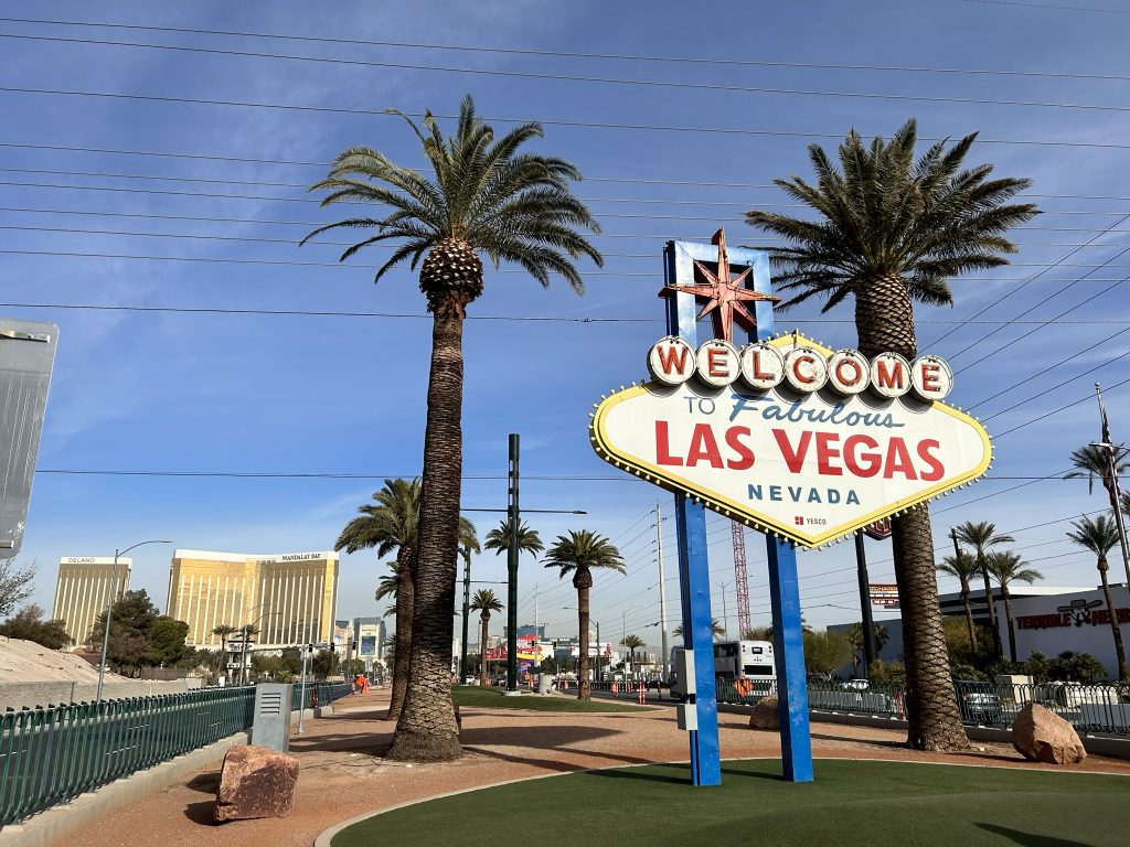 welcome to las vegas sign